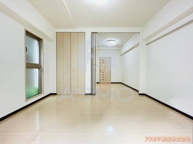 居室・リビング　同マンション別部屋参考写真