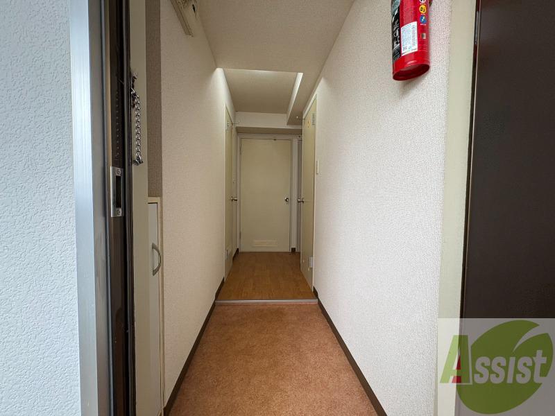 地下鉄東西線 琴似駅 徒歩16分 4階建 築39年の玄関写真