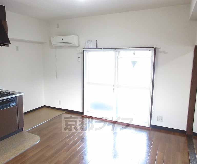 居室・リビング　開放的なお部屋です！