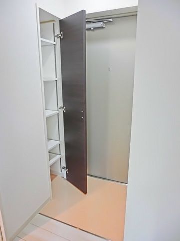 玄関　シューズＢＯＸあり☆