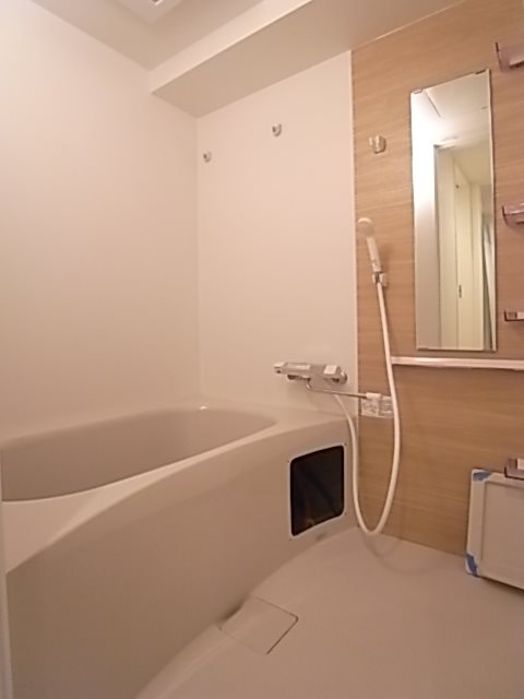 セレニテ神戸元町クレアの風呂写真