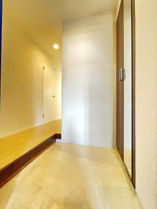 KIRAKU2の玄関写真