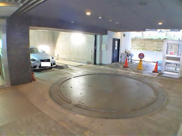 駐車場　駐車場