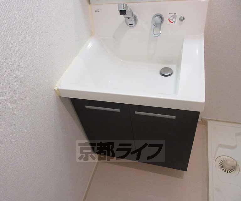 洗面設備　綺麗な洗面台です！