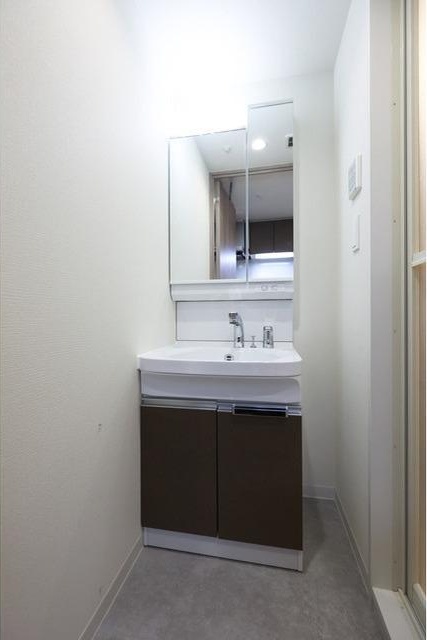 洗面設備　同物件別部屋写真