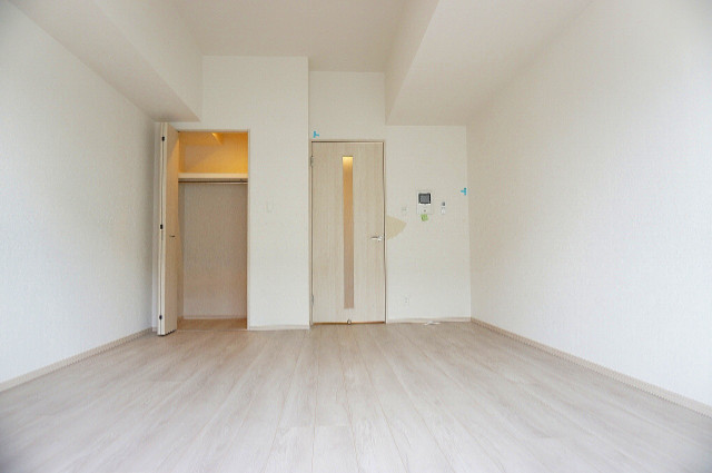 居室・リビング　※写真は建物の標準的な設備になります。 現況と異なる場合、