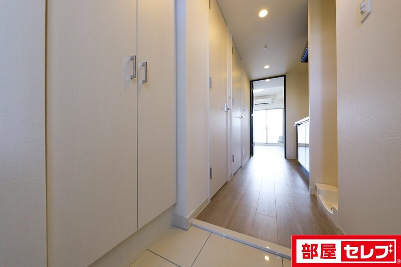 ディアレイシャス浅間町IIIの玄関写真