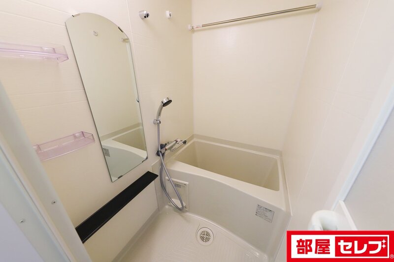 ディアレイシャス浅間町IIIの風呂写真