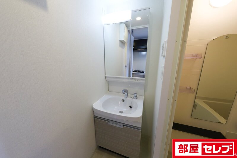 ディアレイシャス浅間町IIIの内装写真