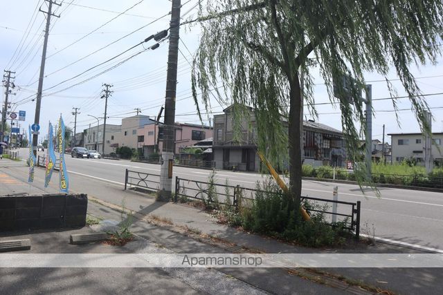 その他　前面道路（その他）まで0m