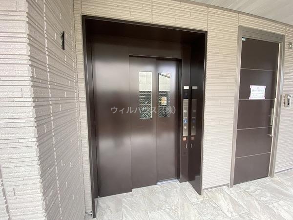 エントランス　エレベーター！