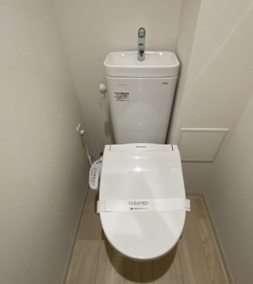 ＪＲ東海道本線 大阪駅 徒歩12分 14階建 築7年のトイレ写真