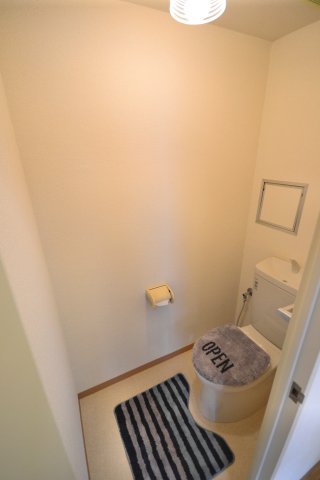 トイレ　写真はイメージです（照明器具・家具・小物は撤去済）