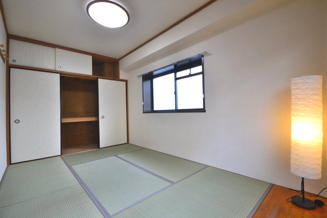 収納　写真はイメージです（照明器具・家具・小物は撤去済）