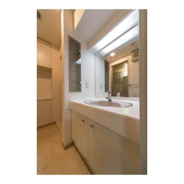 洗面設備　※写真は同タイプ住戸です。