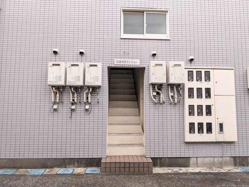 ＪＲ総武線 新小岩駅 徒歩7分 3階建 築32年の外観写真