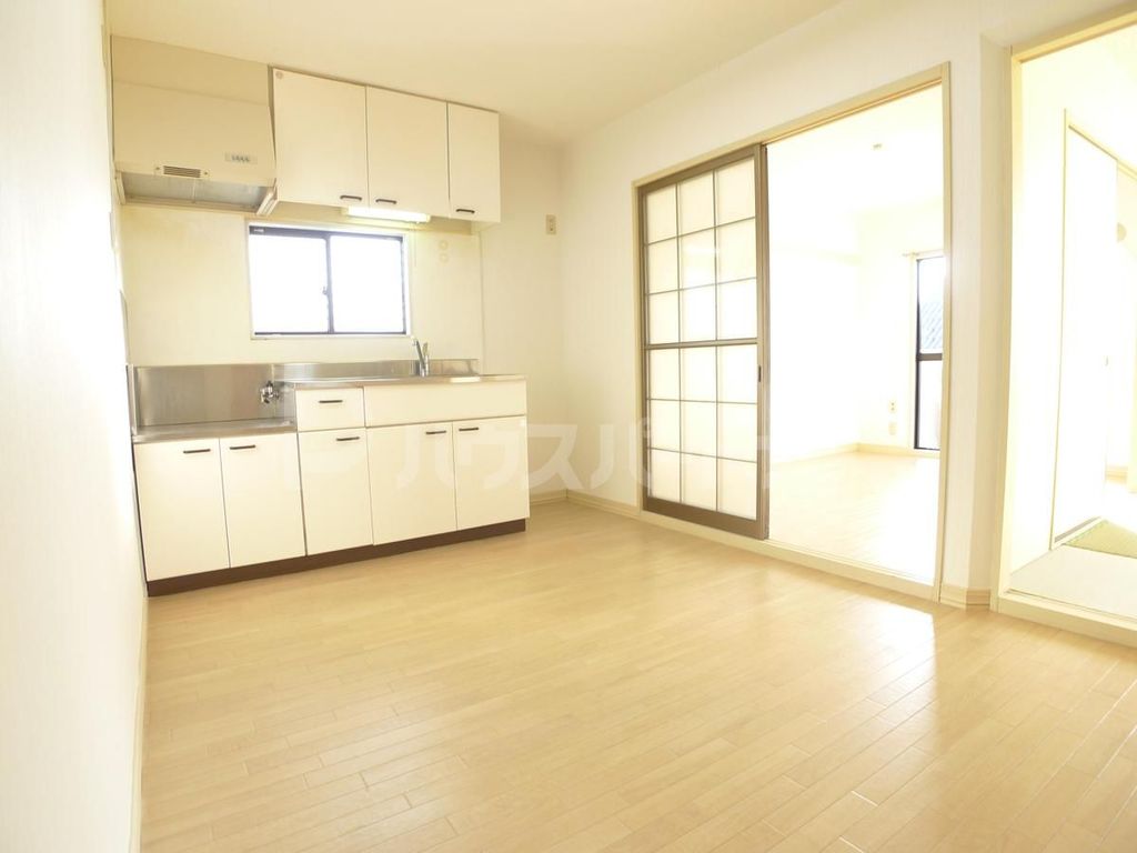 メゾン日立台の居間写真