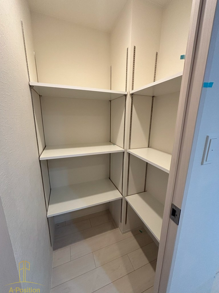 収納　スプランディッド上本町WEST