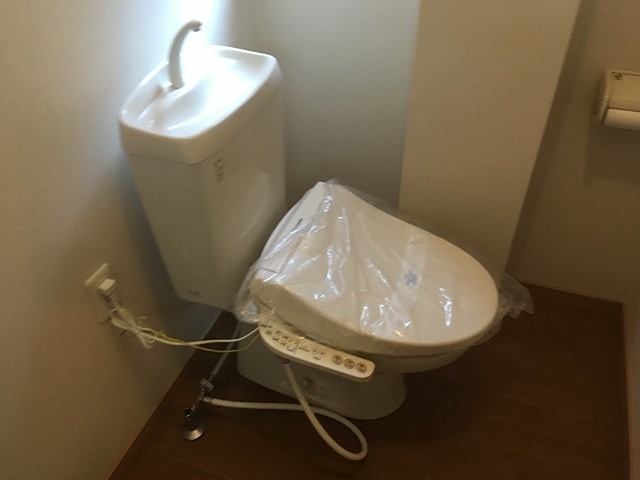 トイレ　※同仕様写真含む