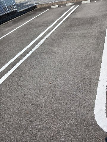 駐車場　駐車場に車を止められます