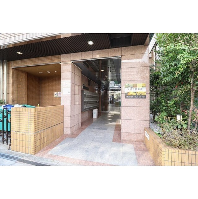 エントランス　清潔なエントランスです