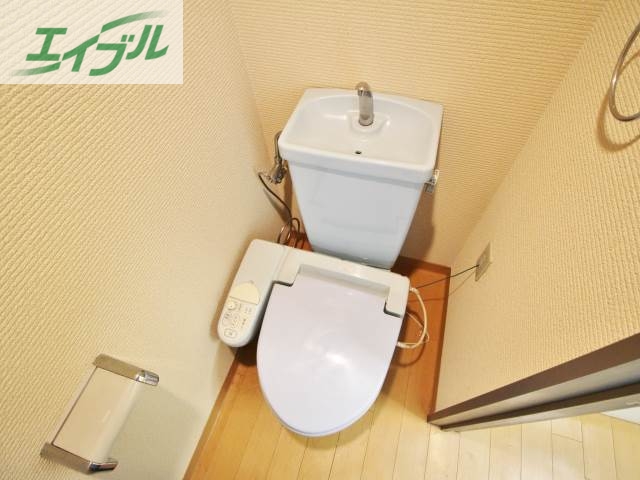 トイレ　温水洗浄便座設置済み