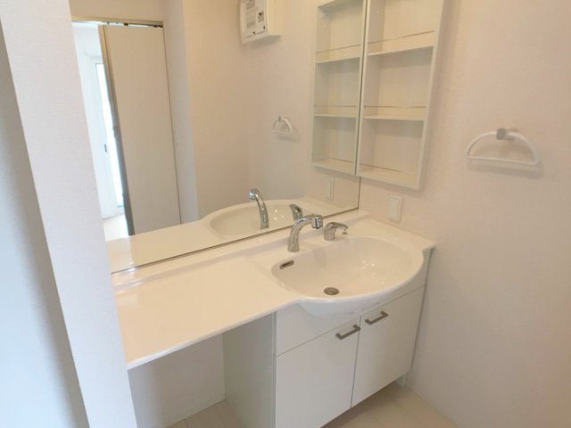 洗面設備　同物件別部屋写真