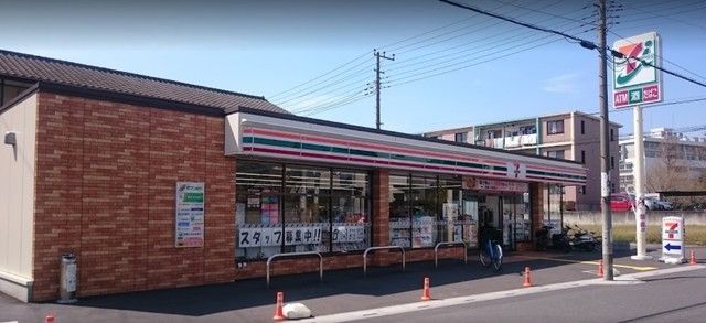 コンビニ　セブンイレブン北越谷3丁目店（コンビニ）まで1024m