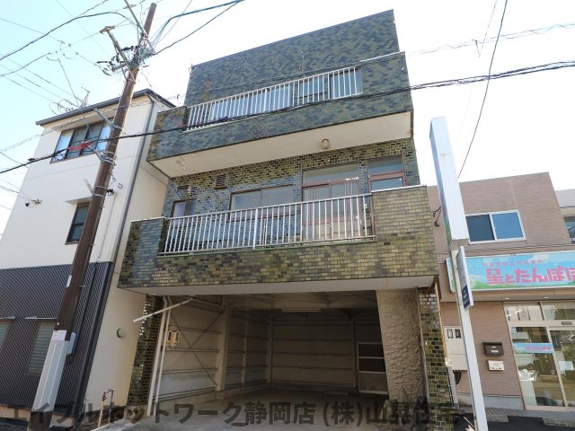 建物外観　外観は落ち着いています