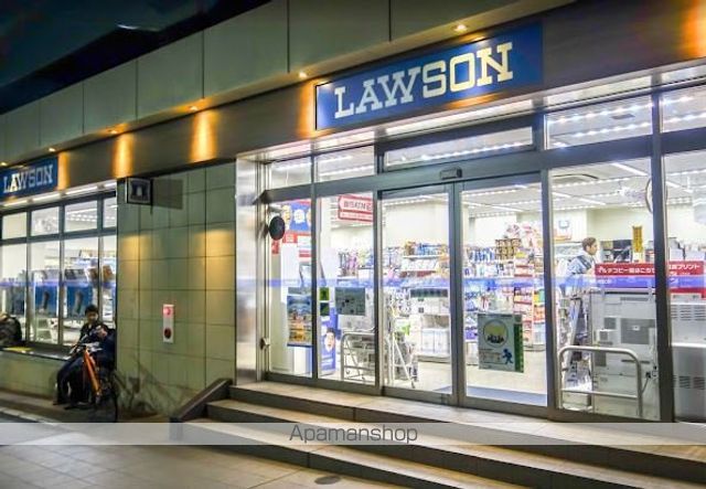 コンビニ　ローソン京王クラウン街笹塚店（コンビニ）まで326m