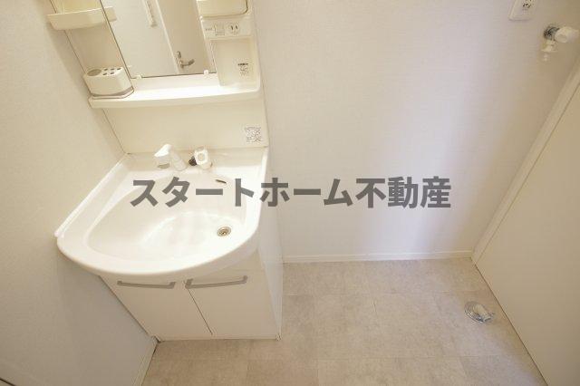 洗面設備　スペースが確保できる洗面所です