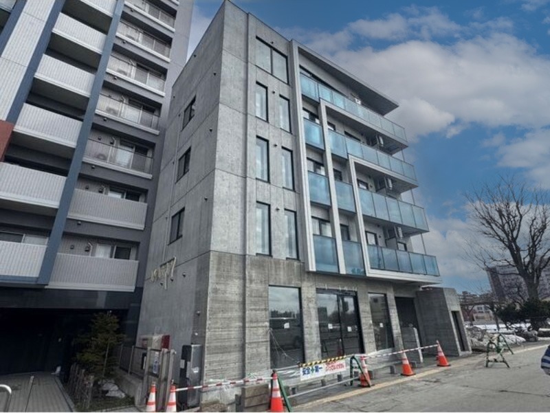 Warmth Inn 南4条の外観写真