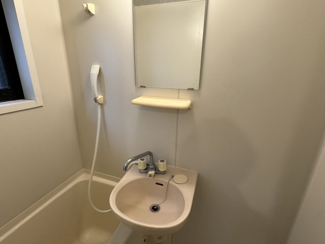 洗面設備　コンパクトで使いやすい洗面所