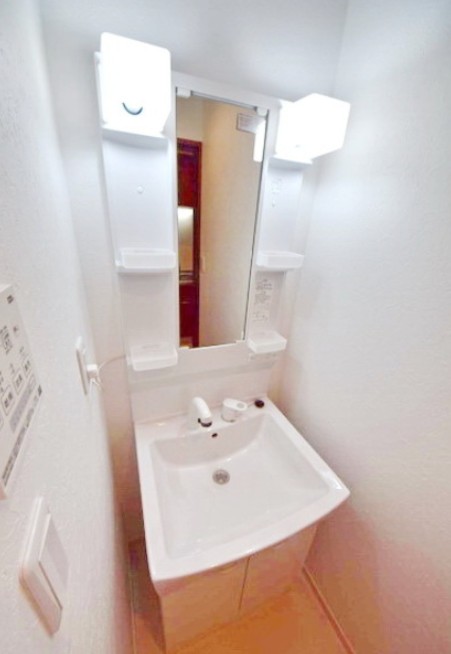 洗面設備　別部屋参照写真