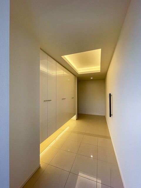 玄関　※写真は同タイプ住戸です。