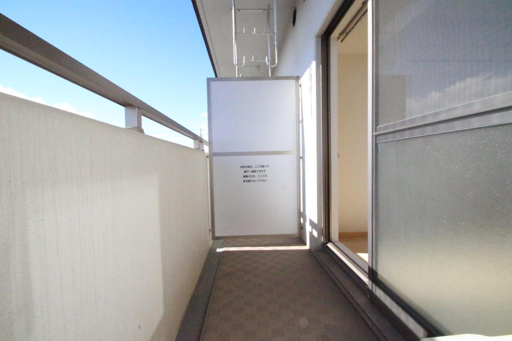 バルコニー　同建物別号室