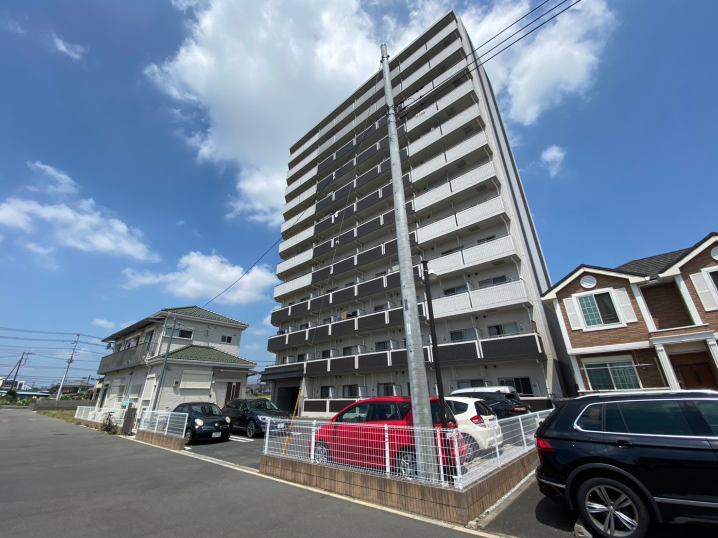 建物外観　素敵！タワー型マンション！マンションっていいね！ルンルン♪