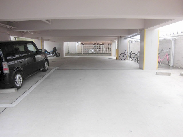 駐車場　駐車場