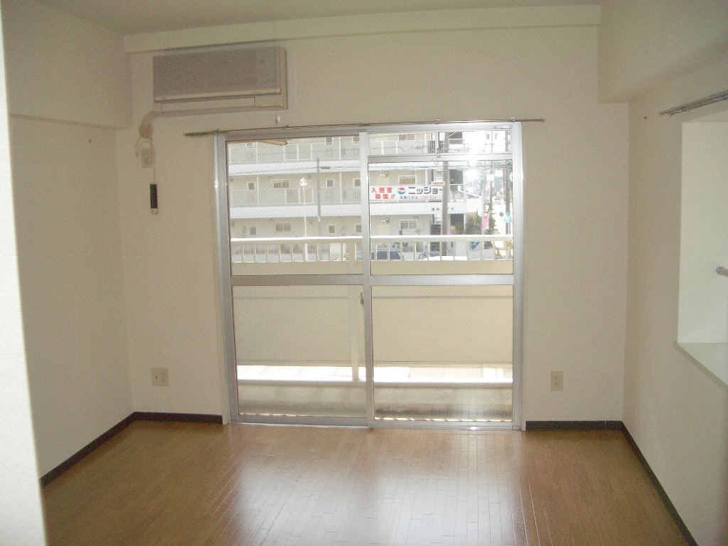 居室・リビング　明るいです