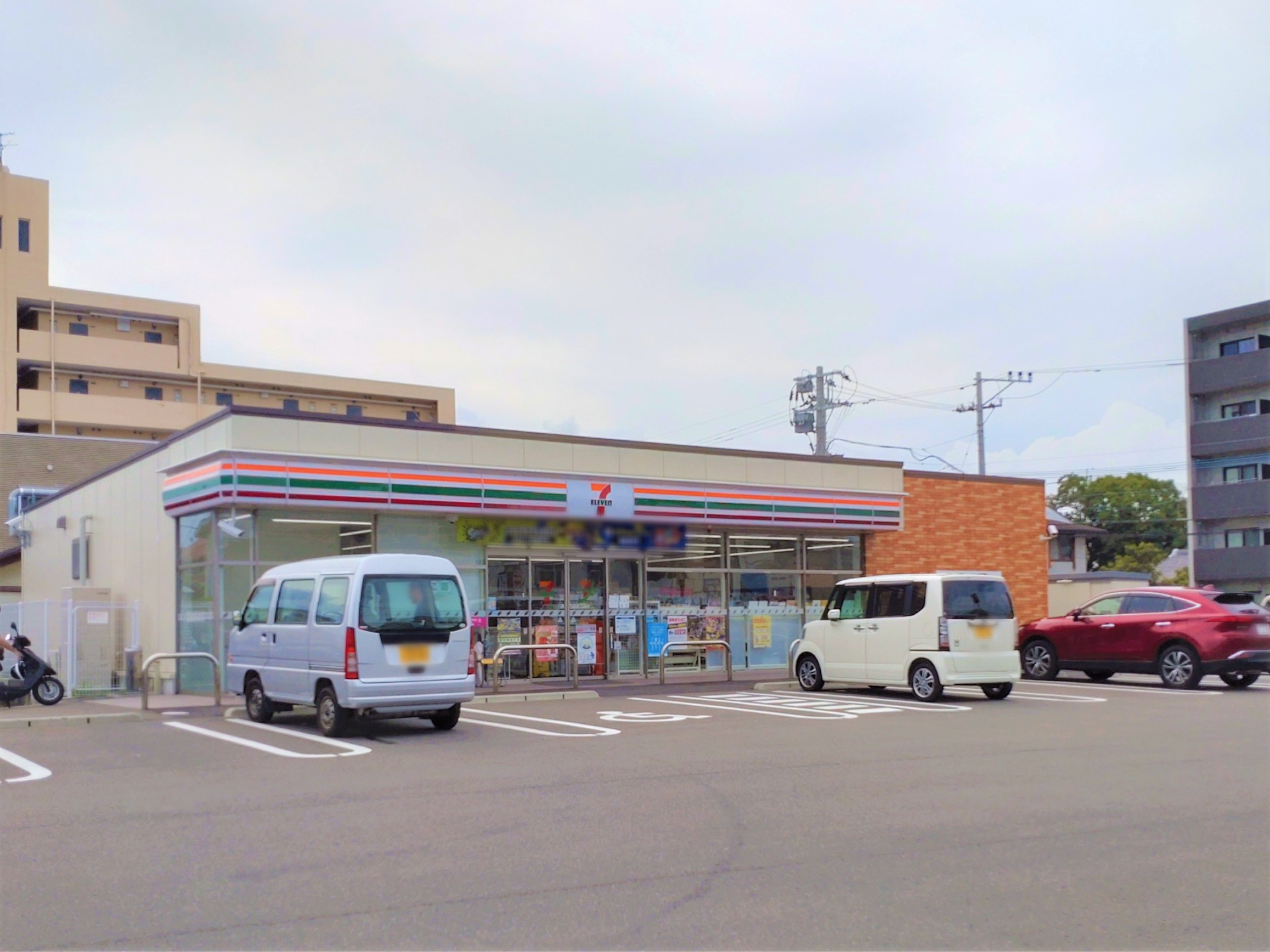 コンビニ　セブンイレブン宮崎祇園3丁目店（コンビニ）まで736m