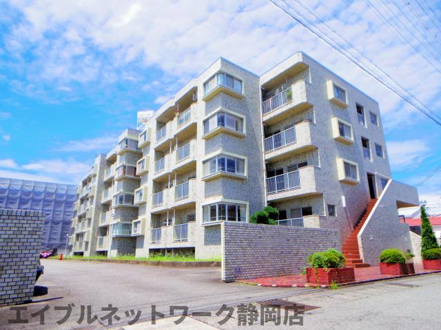 【静岡市葵区辰起町のマンションの建物外観】