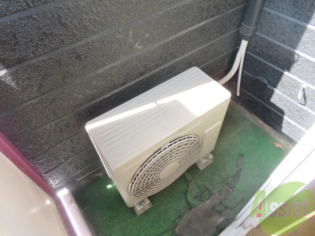 バルコニー　バルコニーは少し狭いですが一人暮らしには十分ですね