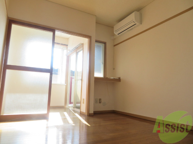 居室・リビング　とても広々していてリラックス出来ますね。