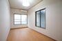 居室・リビング　２面採光なので、明るく風通しのよいお部屋です♪