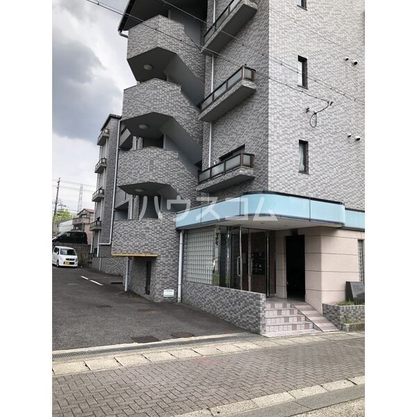 名古屋市名東区猪子石のマンションの建物外観