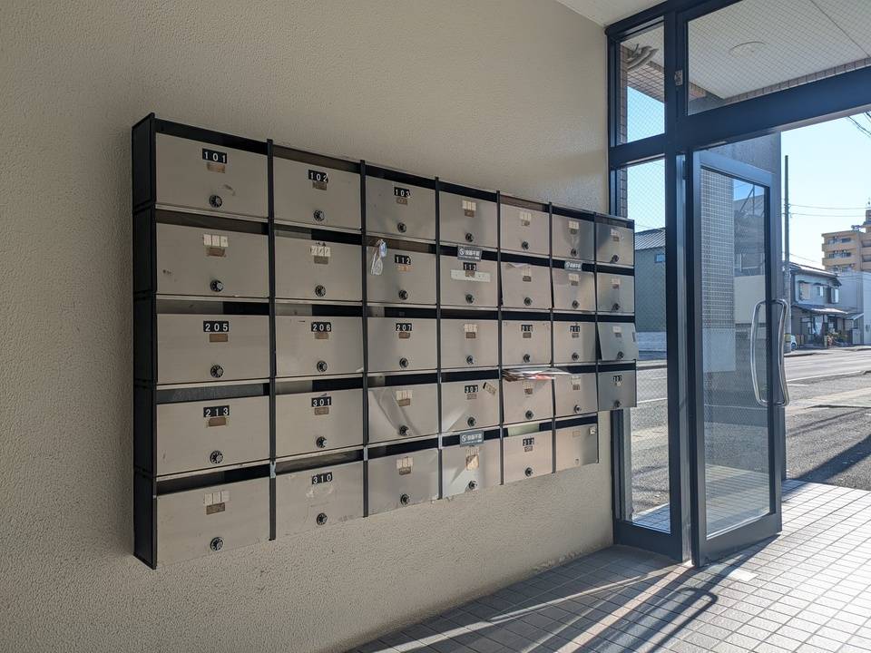 エントランス　メールBOX