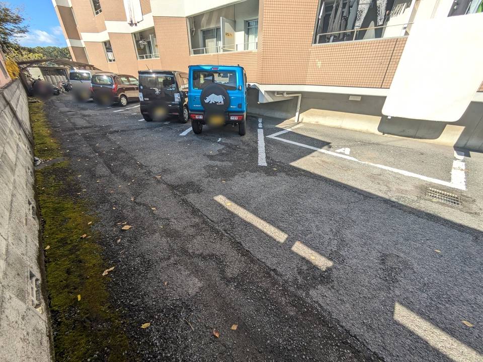 駐車場　駐車場