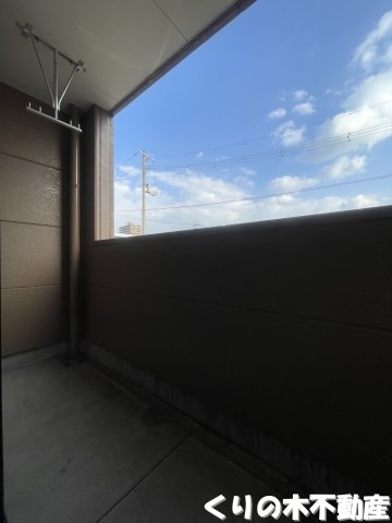 バルコニー　バルコニーからの眺めを楽しみながら食事をしませんか（同タイプ