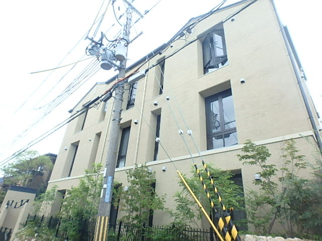 神戸市東灘区住吉山手のマンションの建物外観