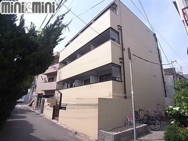 西宮市笠屋町のマンションの建物外観